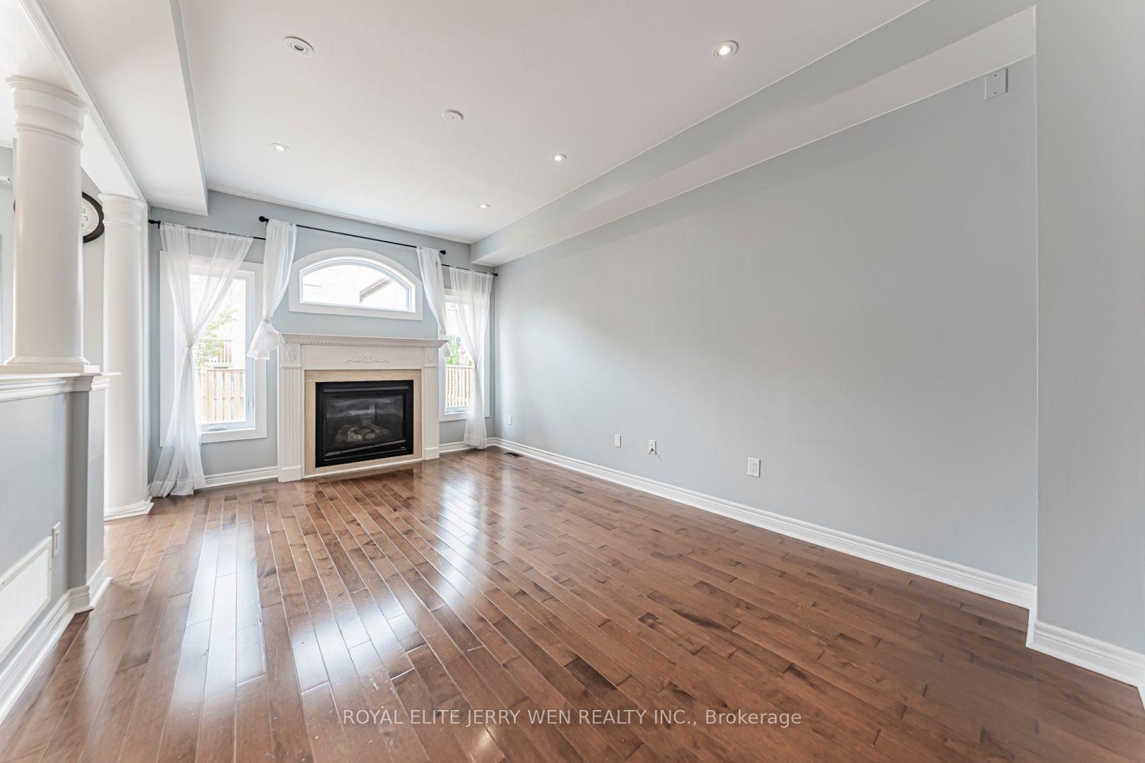 Photo 4 of 176 District Avenue, Vaughan, Patterson — HOMEH