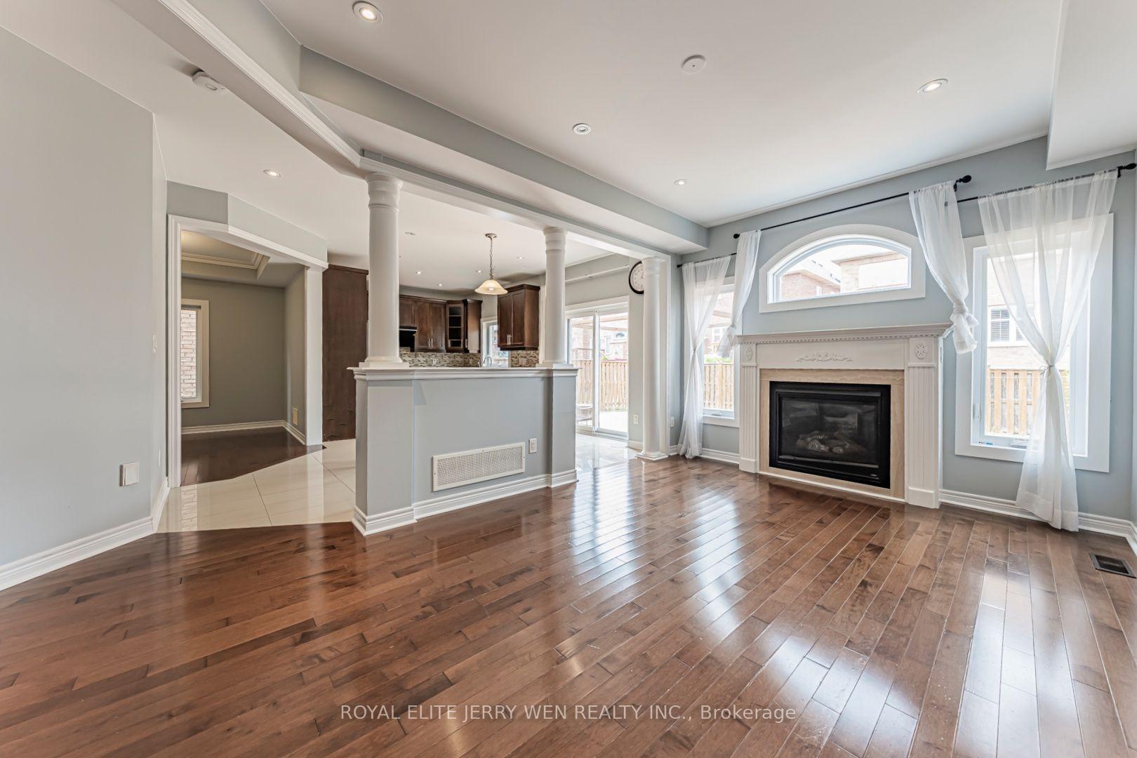 Photo 5 of 176 District Avenue, Vaughan, Patterson — HOMEH