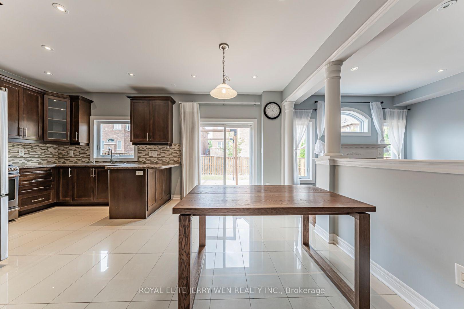 Photo 8 of 176 District Avenue, Vaughan, Patterson — HOMEH