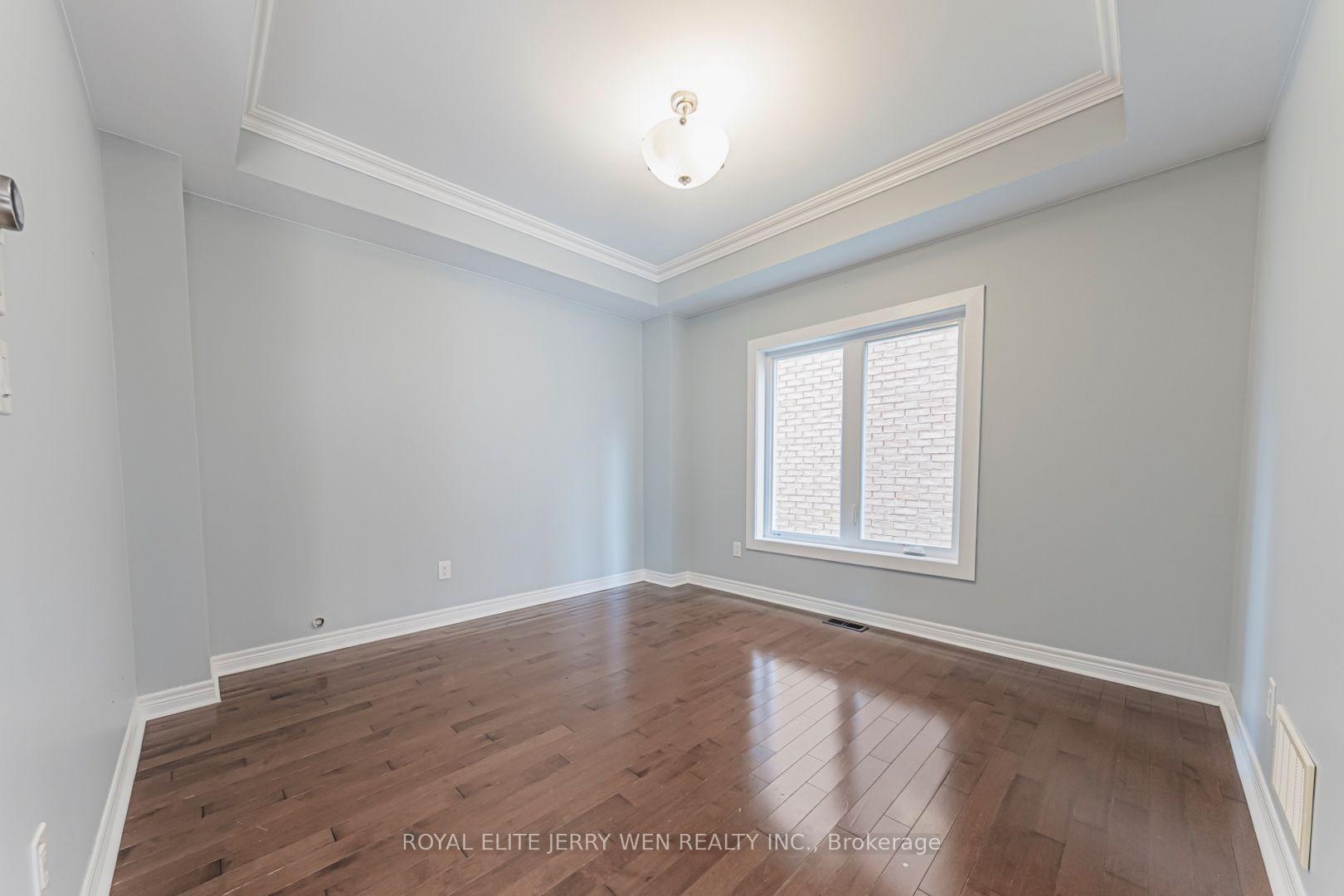 Photo 9 of 176 District Avenue, Vaughan, Patterson — HOMEH