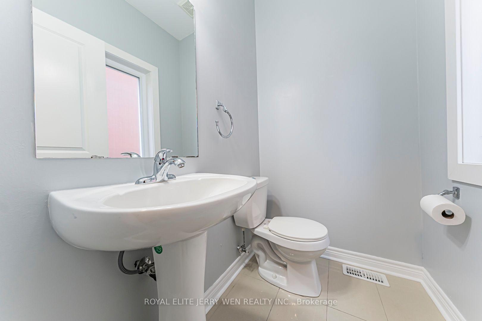 Photo 12 of 176 District Avenue, Vaughan, Patterson — HOMEH