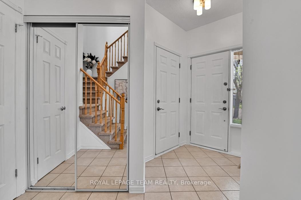 Photo 3 of 4121 Wolfe Point Way, Ottawa, Riverside South/Gloucester Glen — HOMEH