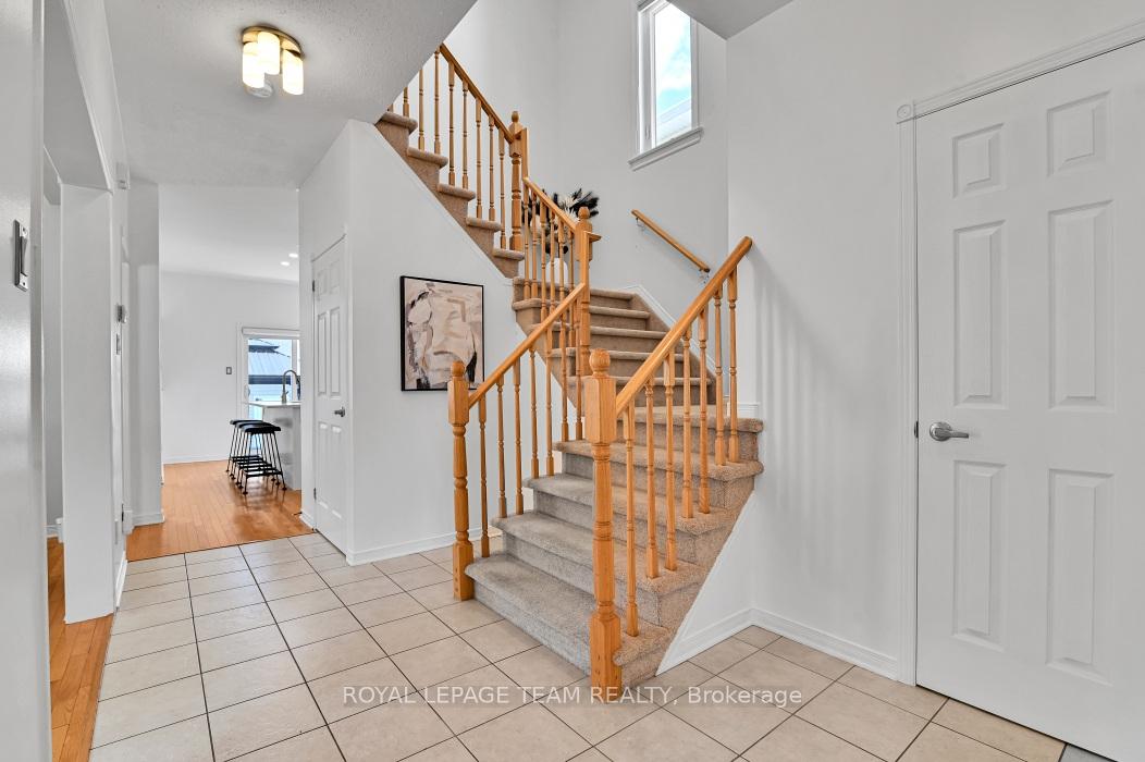 Photo 4 of 4121 Wolfe Point Way, Ottawa, Riverside South/Gloucester Glen — HOMEH