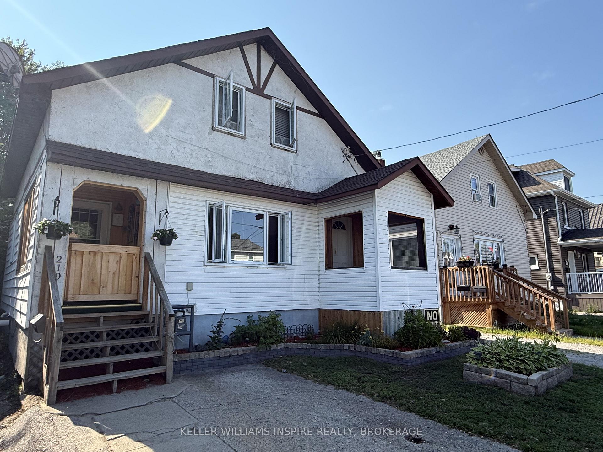 Front of 219 King Street W