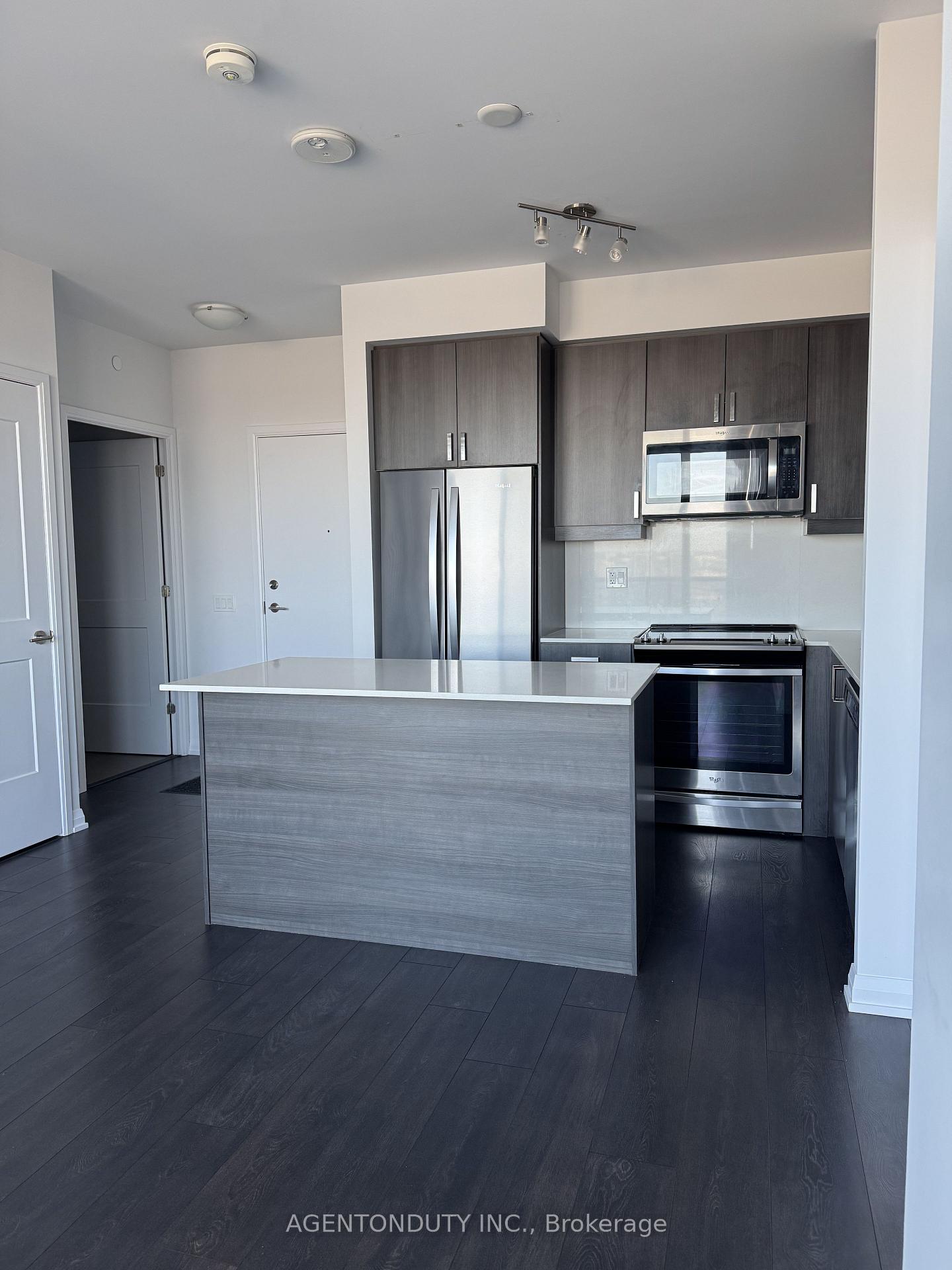 Photo 3 of Unit PH14, 7895 Jane Street, Vaughan, Concord — HOMEH