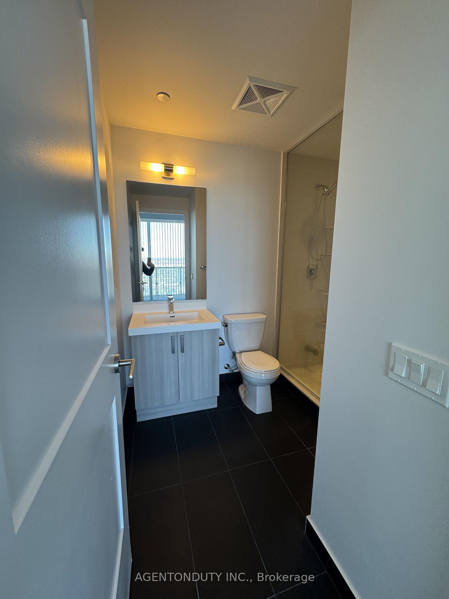 Photo 32 of Unit PH14, 7895 Jane Street, Vaughan, Concord — HOMEH