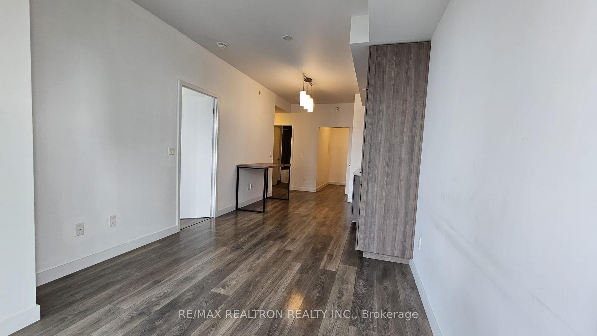 Photo 4 of Unit 1201, 8 Eglinton Avenue, Toronto, Mount Pleasant West — HOMEH