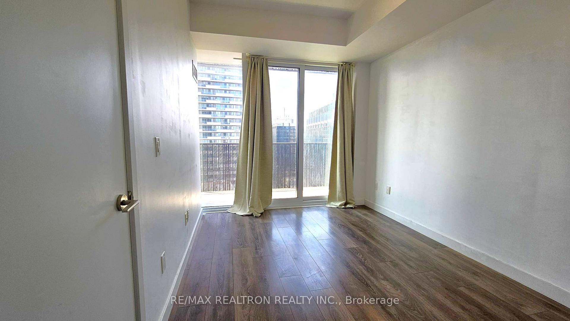 Photo 6 of Unit 1201, 8 Eglinton Avenue, Toronto, Mount Pleasant West — HOMEH