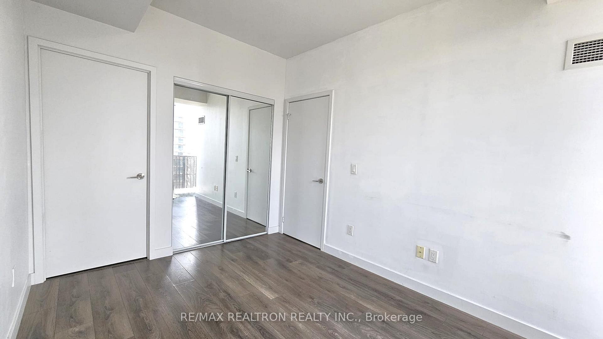 Photo 7 of Unit 1201, 8 Eglinton Avenue, Toronto, Mount Pleasant West — HOMEH