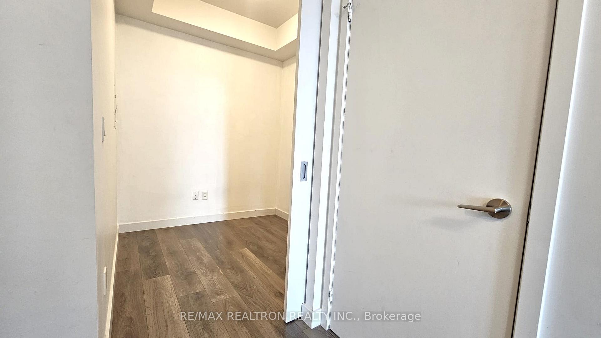 Photo 8 of Unit 1201, 8 Eglinton Avenue, Toronto, Mount Pleasant West — HOMEH