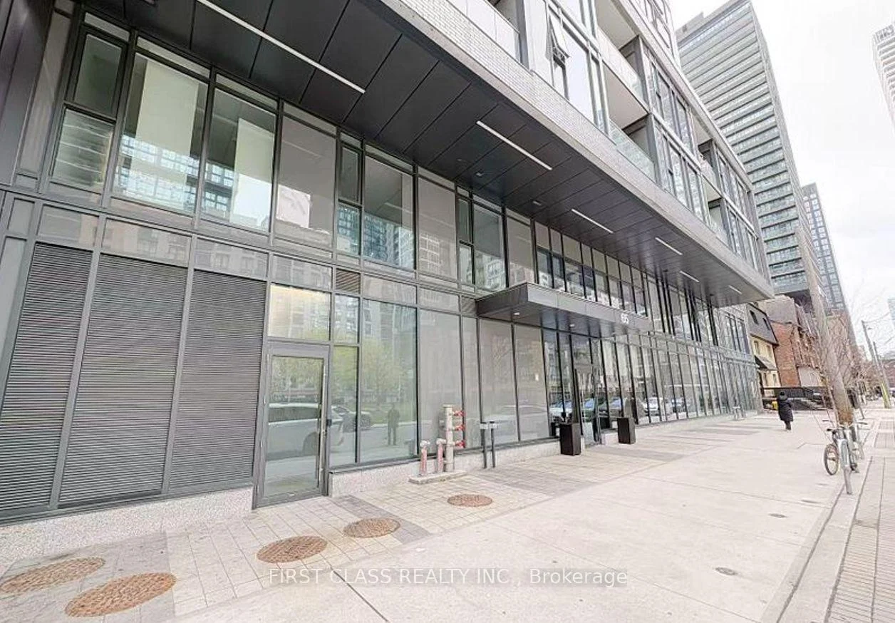 Photo 4 of Unit 2804, 65 Mutual Street, Toronto, Church-Yonge Corridor — HOMEH