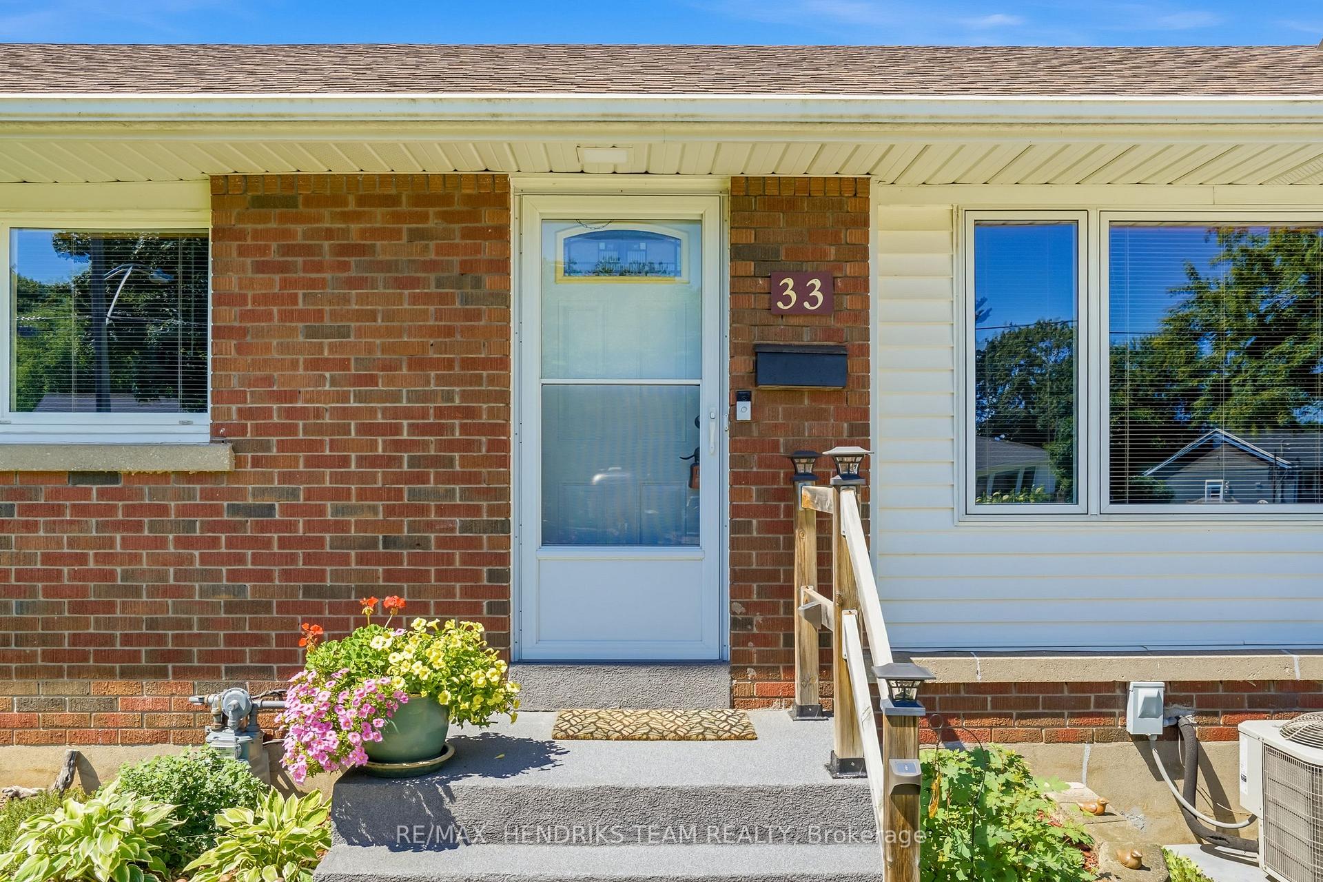 Photo 2 of 33 Nickerson Avenue, St. Catharines, Vine/Linwell — HOMEH