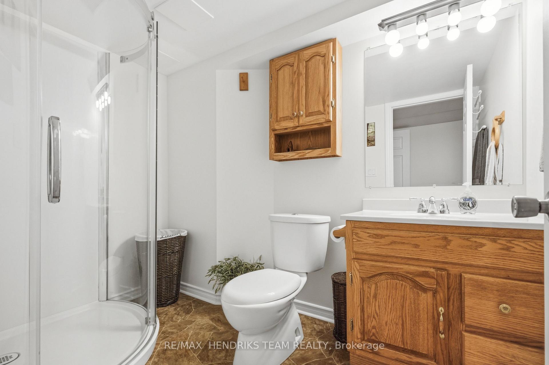 Photo 24 of 33 Nickerson Avenue, St. Catharines, Vine/Linwell — HOMEH