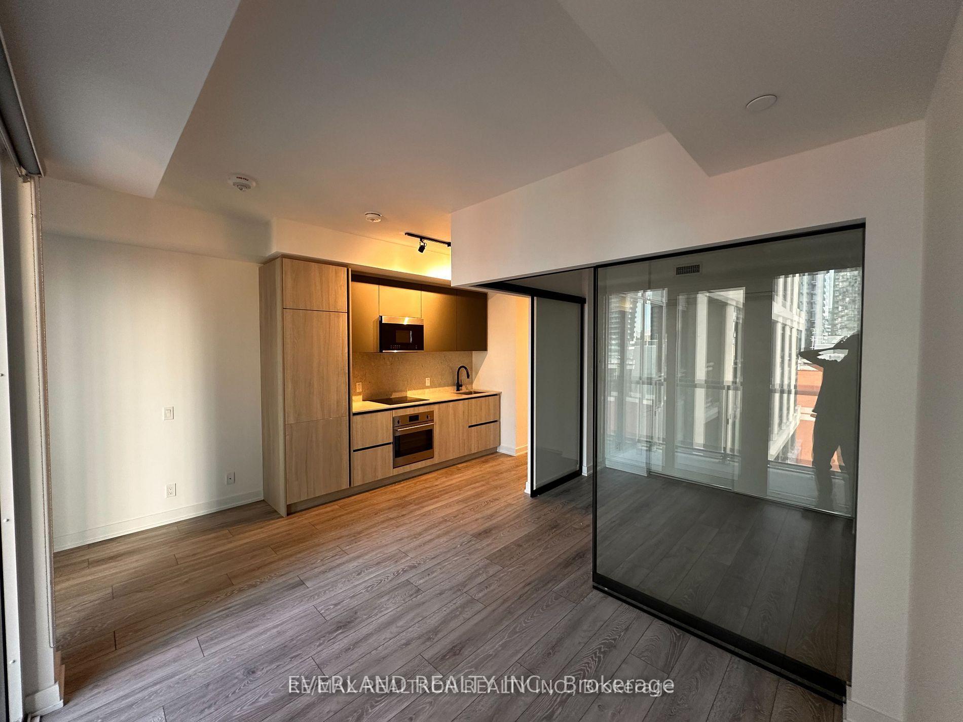 Photo 1 of Unit 1710, 108 peter Street, Toronto, Waterfront Communities — HOMEH