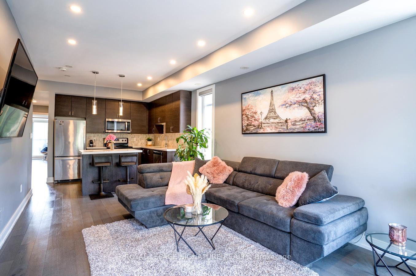 Photo 5 of Unit 426, 201 Pine Grove Rd, Vaughan, Islington Woods — HOMEH