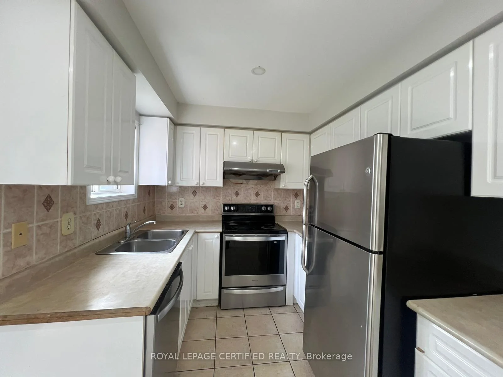 Photo 8 of Unit Bsmt, 5 Gabrielle Drive, Brampton, Fletcher's Meadow — HOMEH
