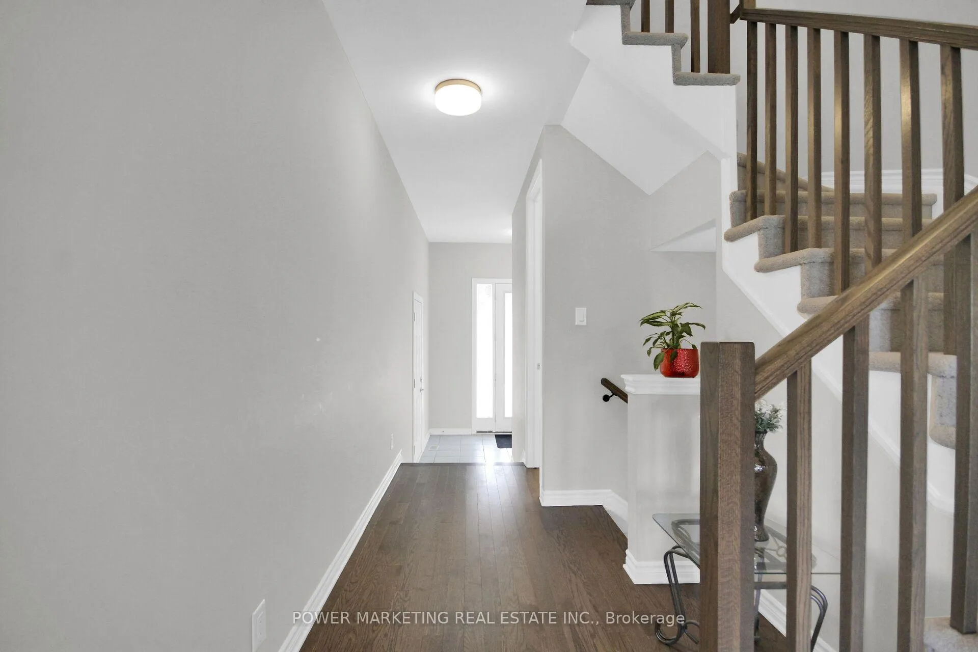 Photo 3 of 805 Cerulean Way, Ottawa, Chapel Hill South - Orleans Village — HOMEH
