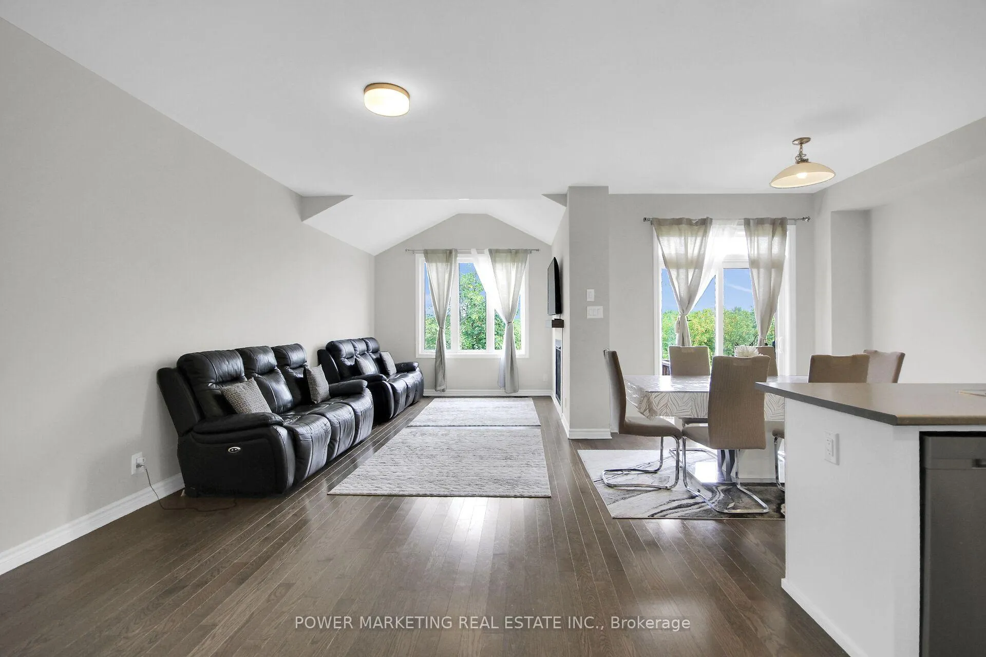 Photo 8 of 805 Cerulean Way, Ottawa, Chapel Hill South - Orleans Village — HOMEH