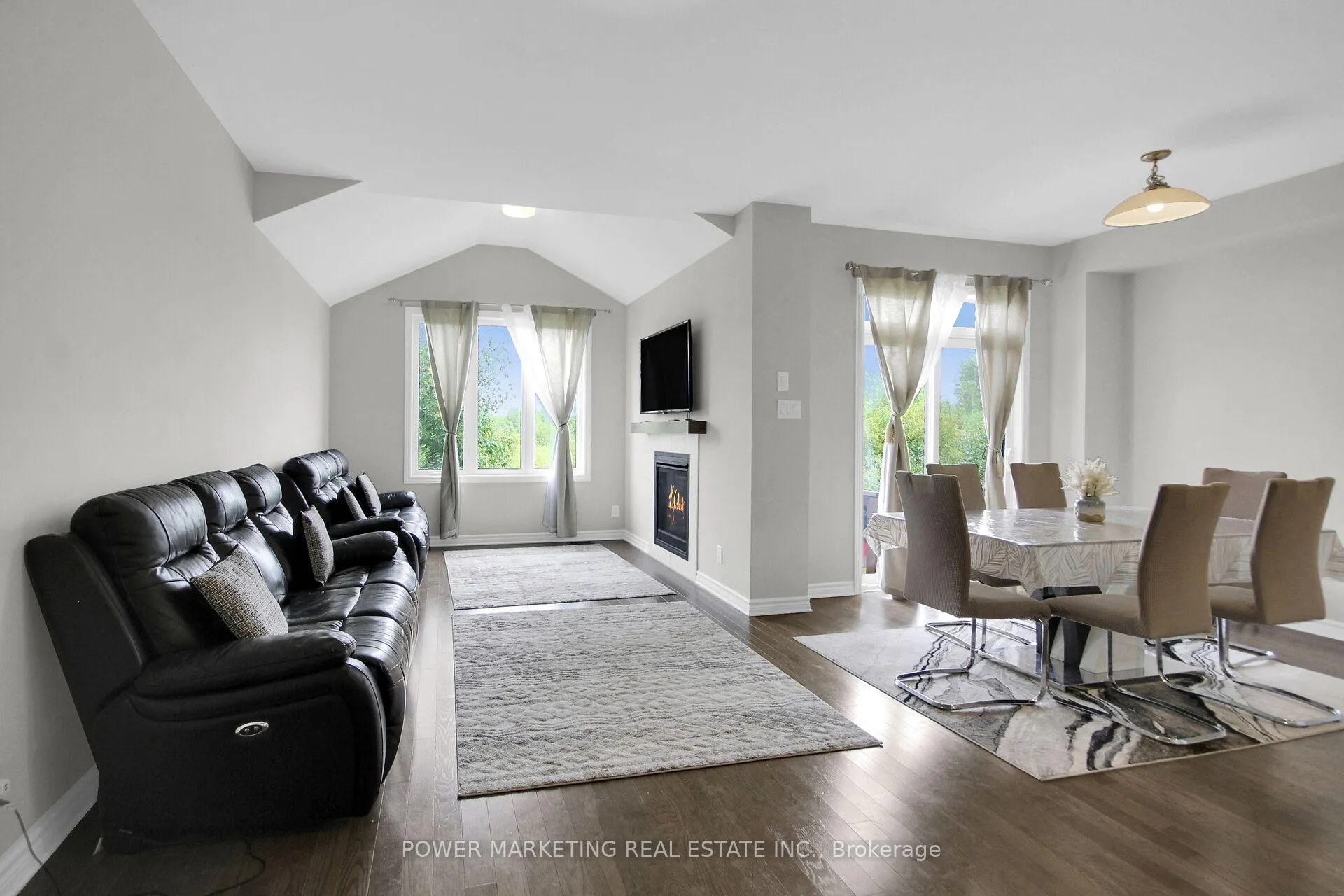 Photo 10 of 805 Cerulean Way, Ottawa, Chapel Hill South - Orleans Village — HOMEH