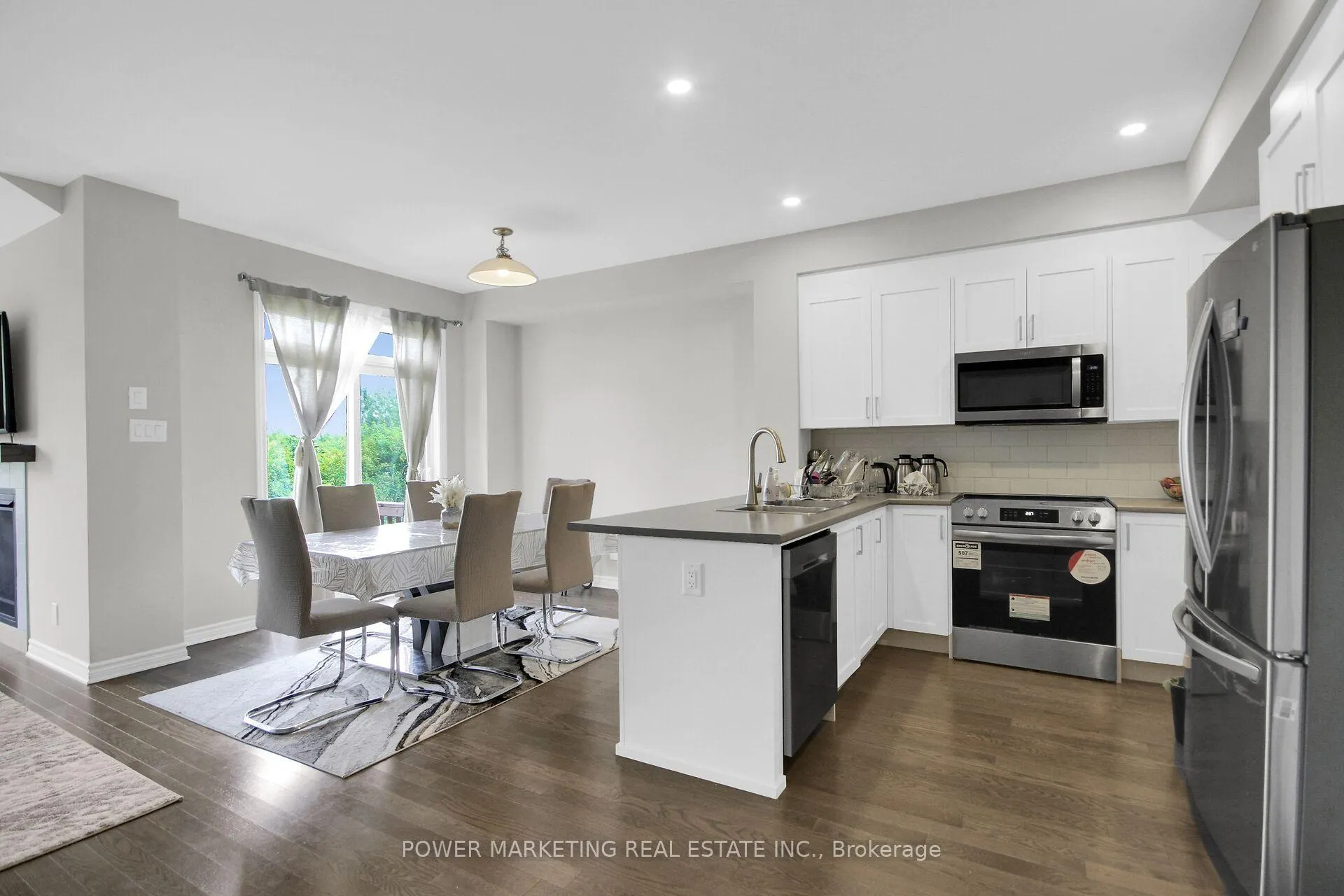 Photo 13 of 805 Cerulean Way, Ottawa, Chapel Hill South - Orleans Village — HOMEH