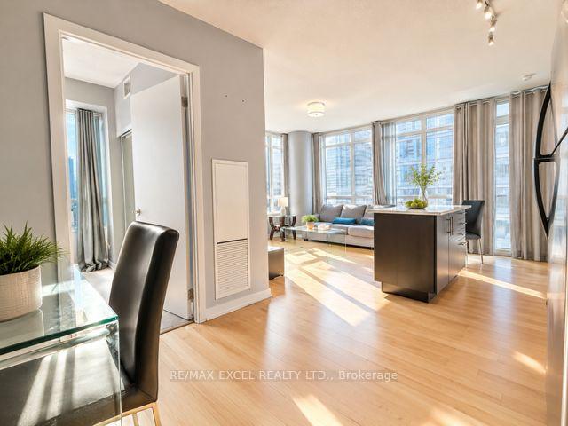 Photo 5 of Unit 2805, 65 Bremner Boulevard, Toronto, Waterfront Communities — HOMEH