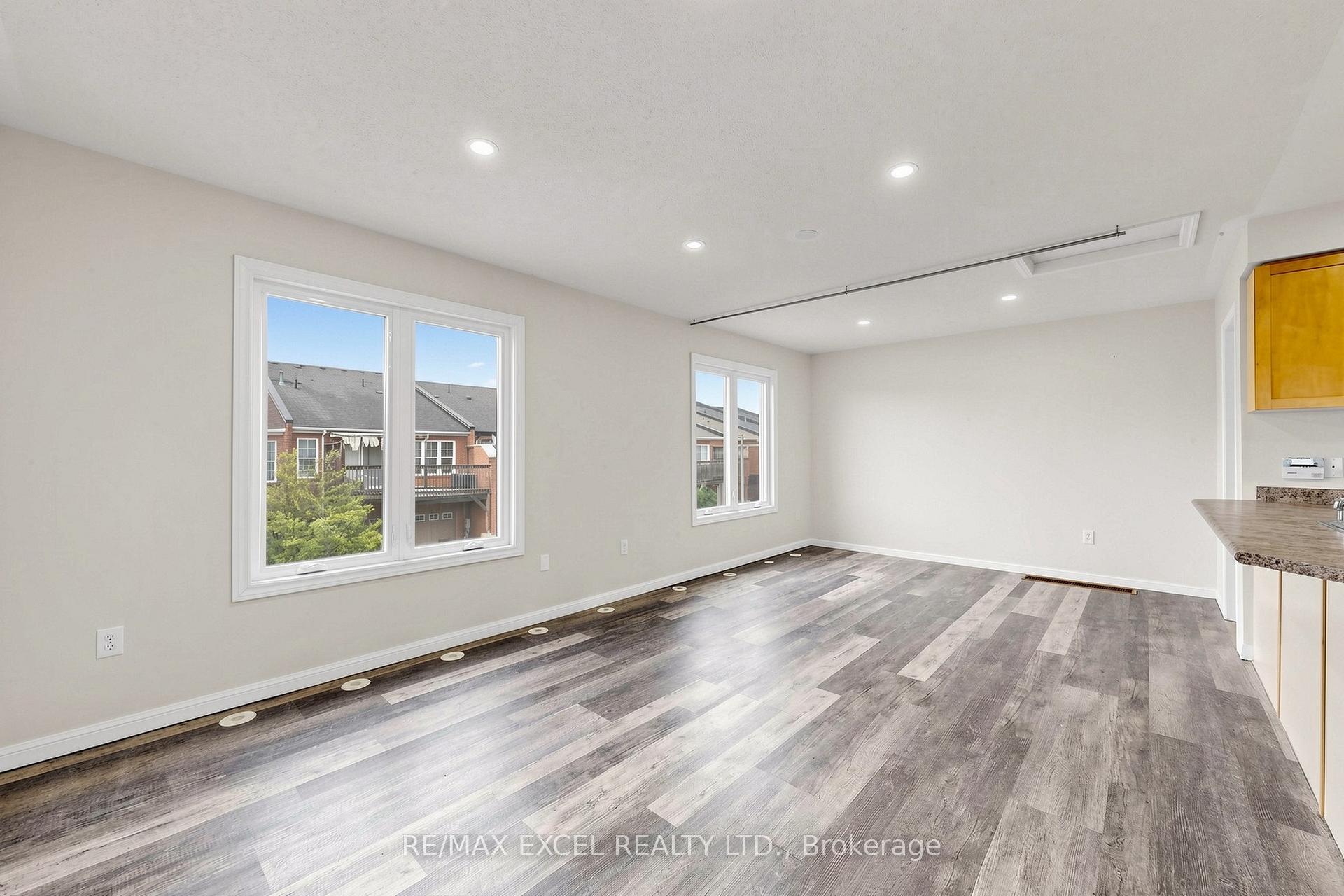 Photo 10 of 11 Peony Street, Markham, Cornell — HOMEH