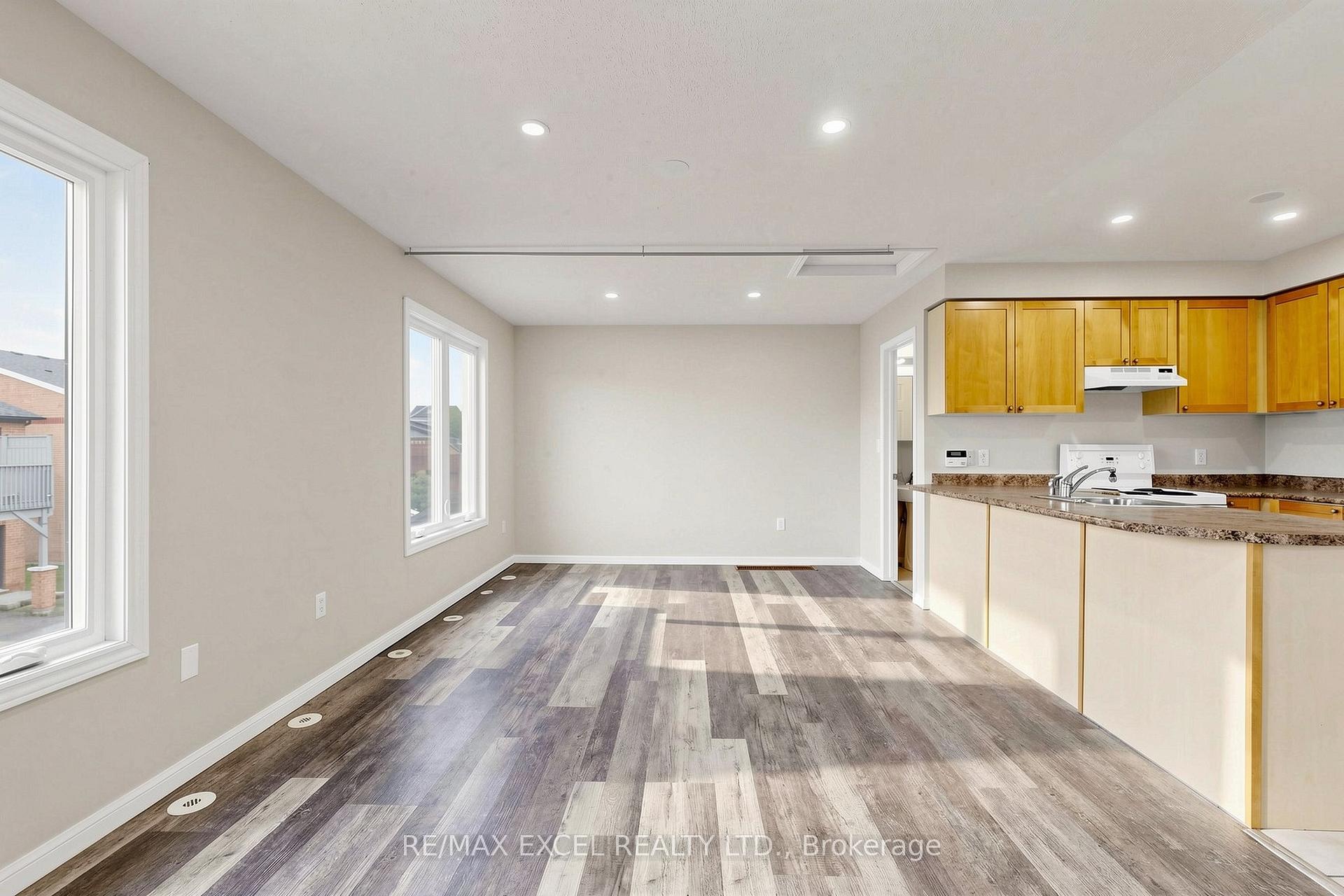 Photo 14 of 11 Peony Street, Markham, Cornell — HOMEH