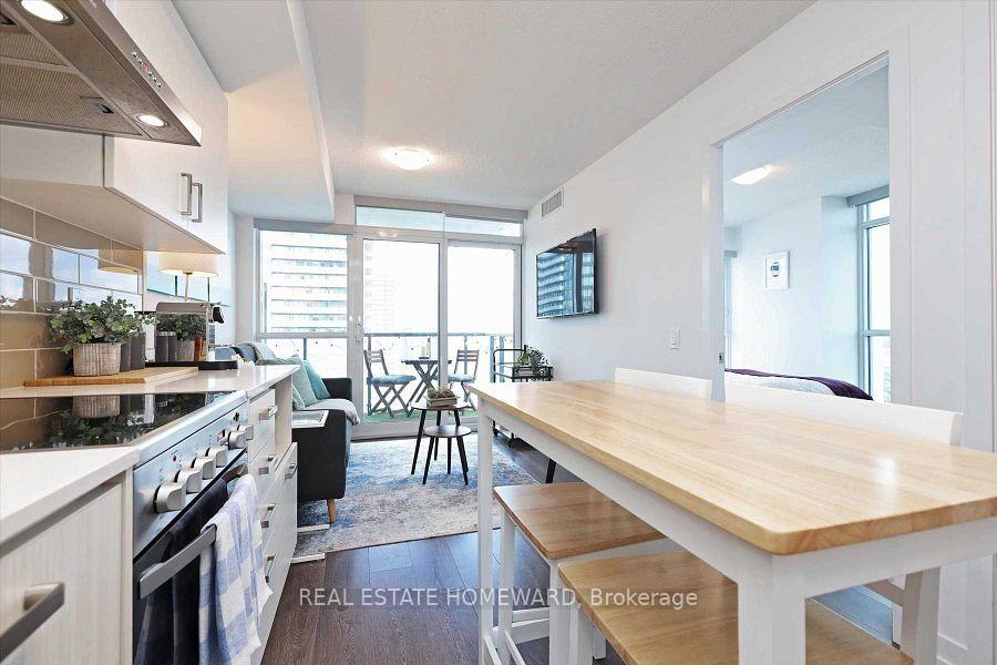 Photo 8 of Unit 2601, 125 Redpath Avenue, Toronto, Mount Pleasant West — HOMEH