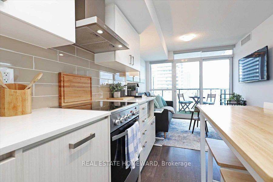 Photo 9 of Unit 2601, 125 Redpath Avenue, Toronto, Mount Pleasant West — HOMEH