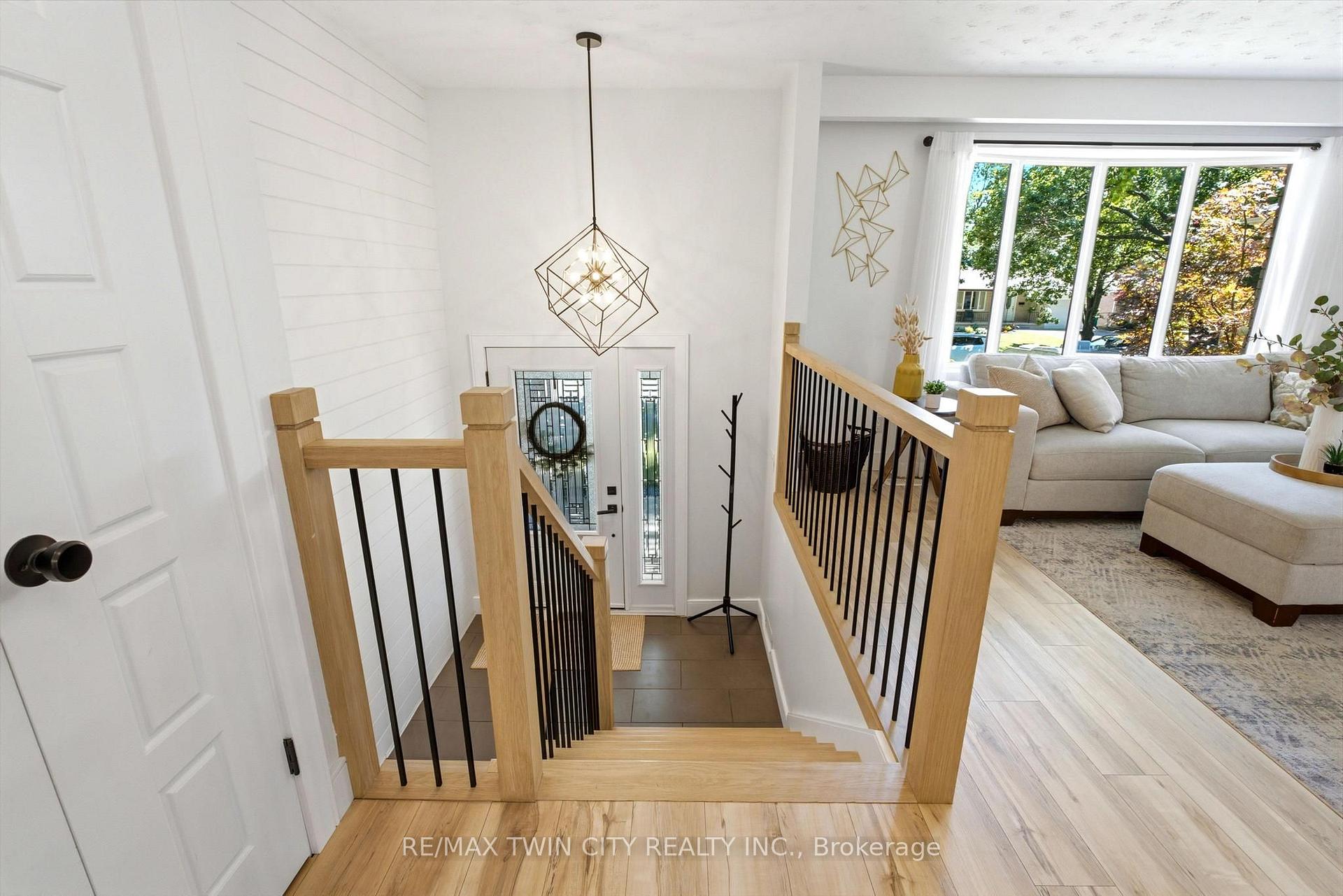 Photo 4 of 581 Glendene Crescent, Waterloo, North Lakeshore — HOMEH