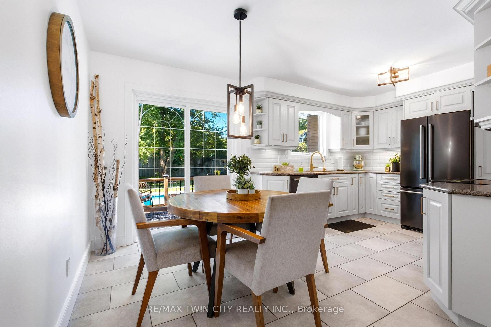 Photo 8 of 581 Glendene Crescent, Waterloo, North Lakeshore — HOMEH