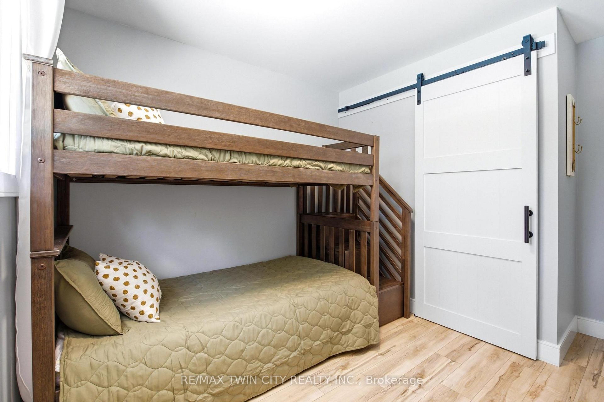 Photo 17 of 581 Glendene Crescent, Waterloo, North Lakeshore — HOMEH