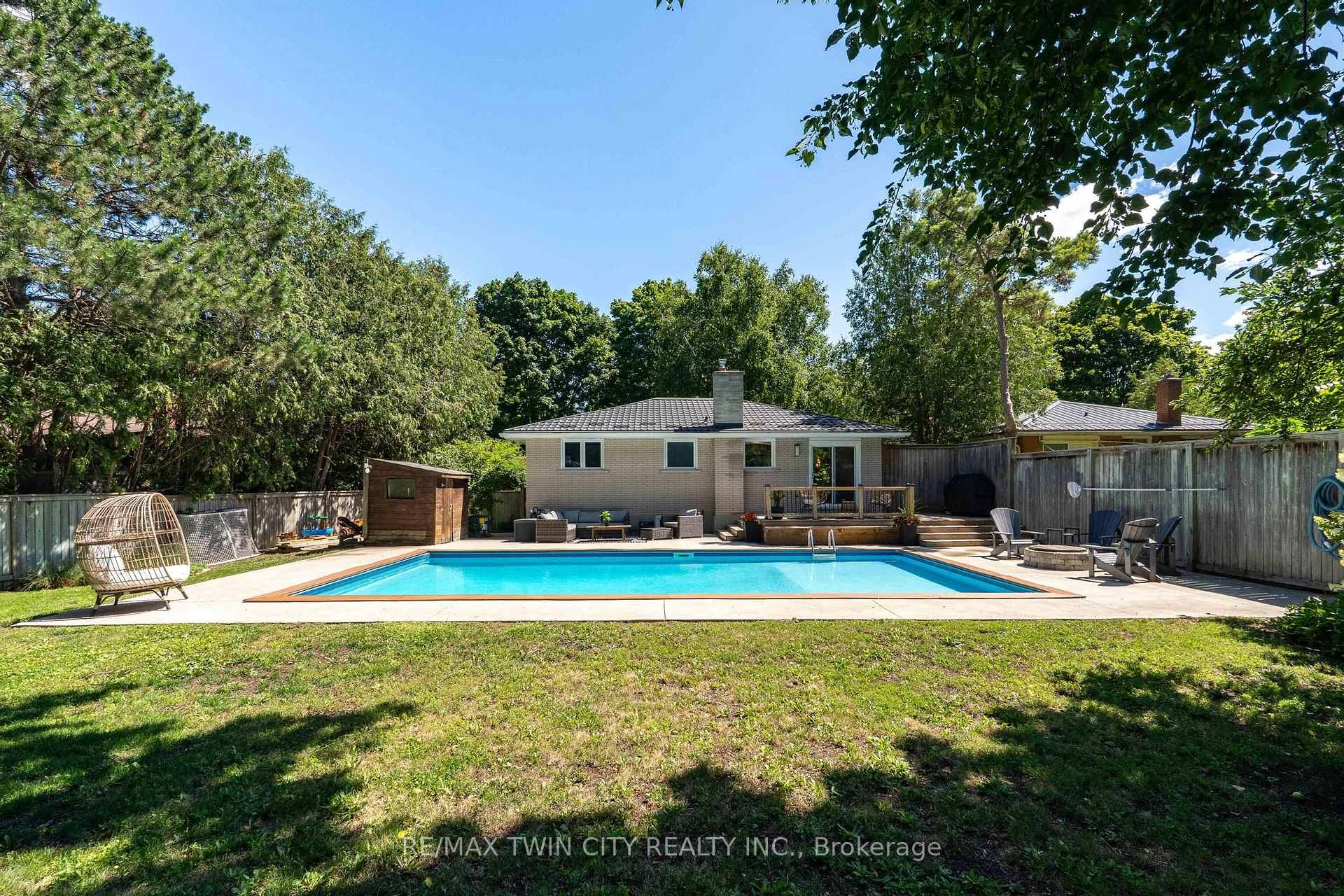 Photo 29 of 581 Glendene Crescent, Waterloo, North Lakeshore — HOMEH