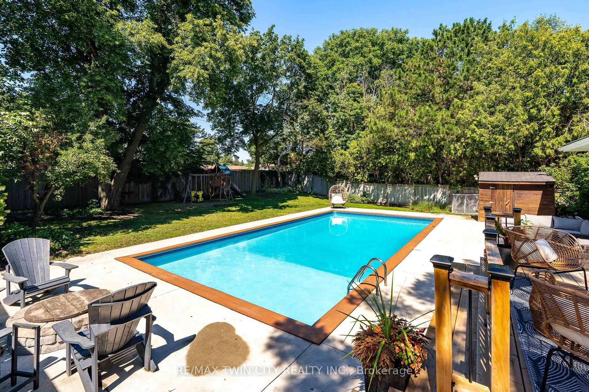 Photo 37 of 581 Glendene Crescent, Waterloo, North Lakeshore — HOMEH