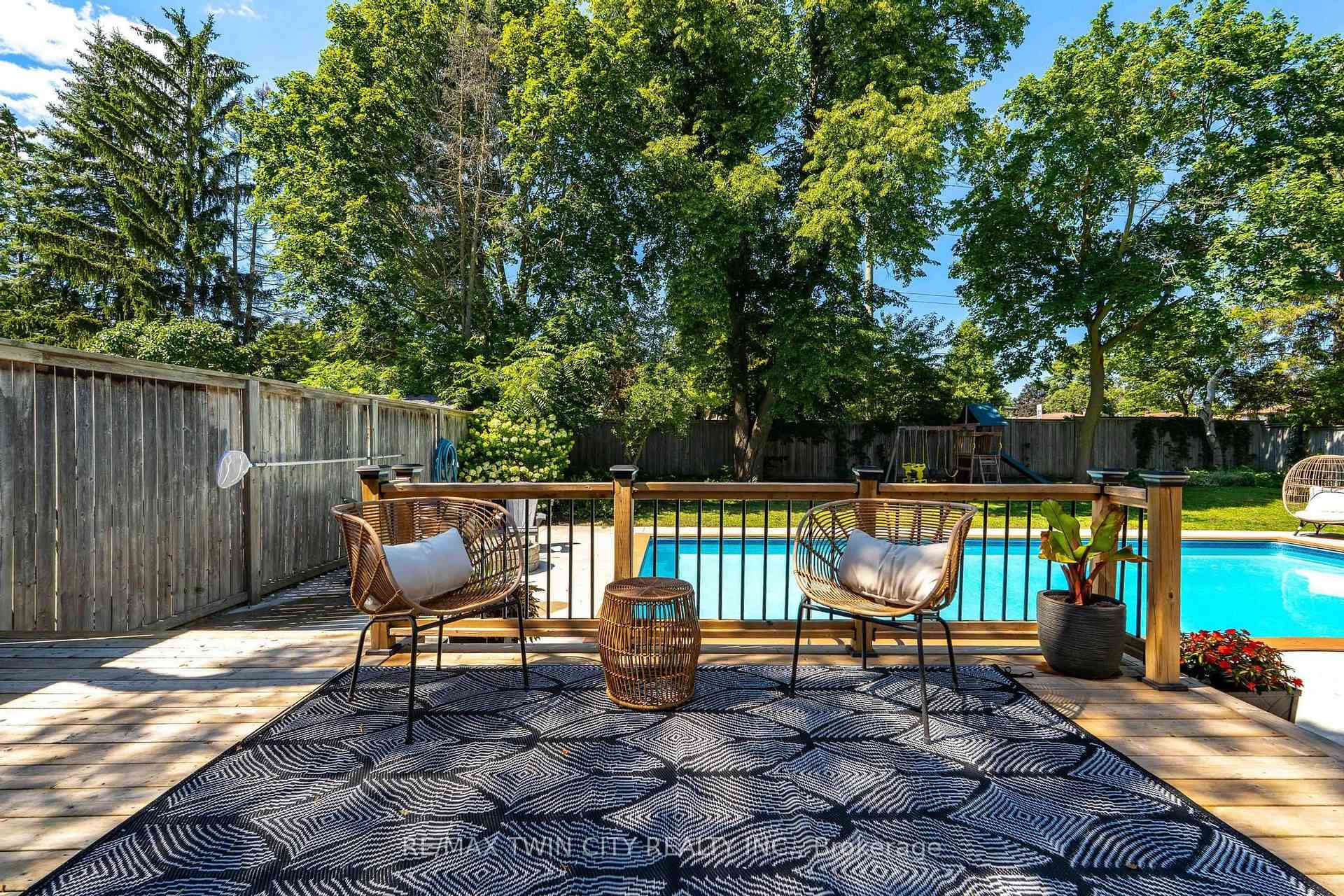 Photo 40 of 581 Glendene Crescent, Waterloo, North Lakeshore — HOMEH