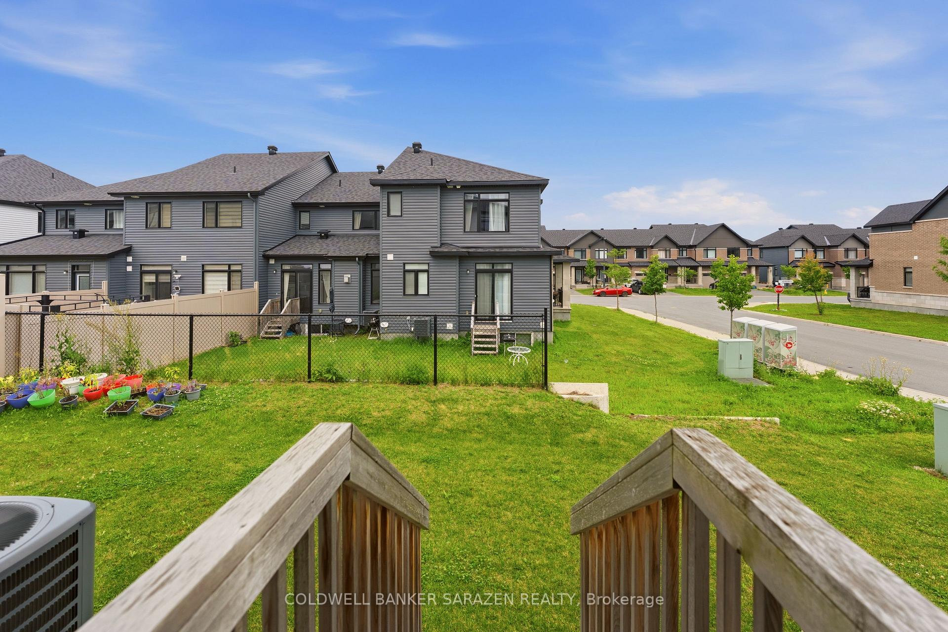 Photo 32 of 300 ibanez Walk, Ottawa, Leitrim — HOMEH