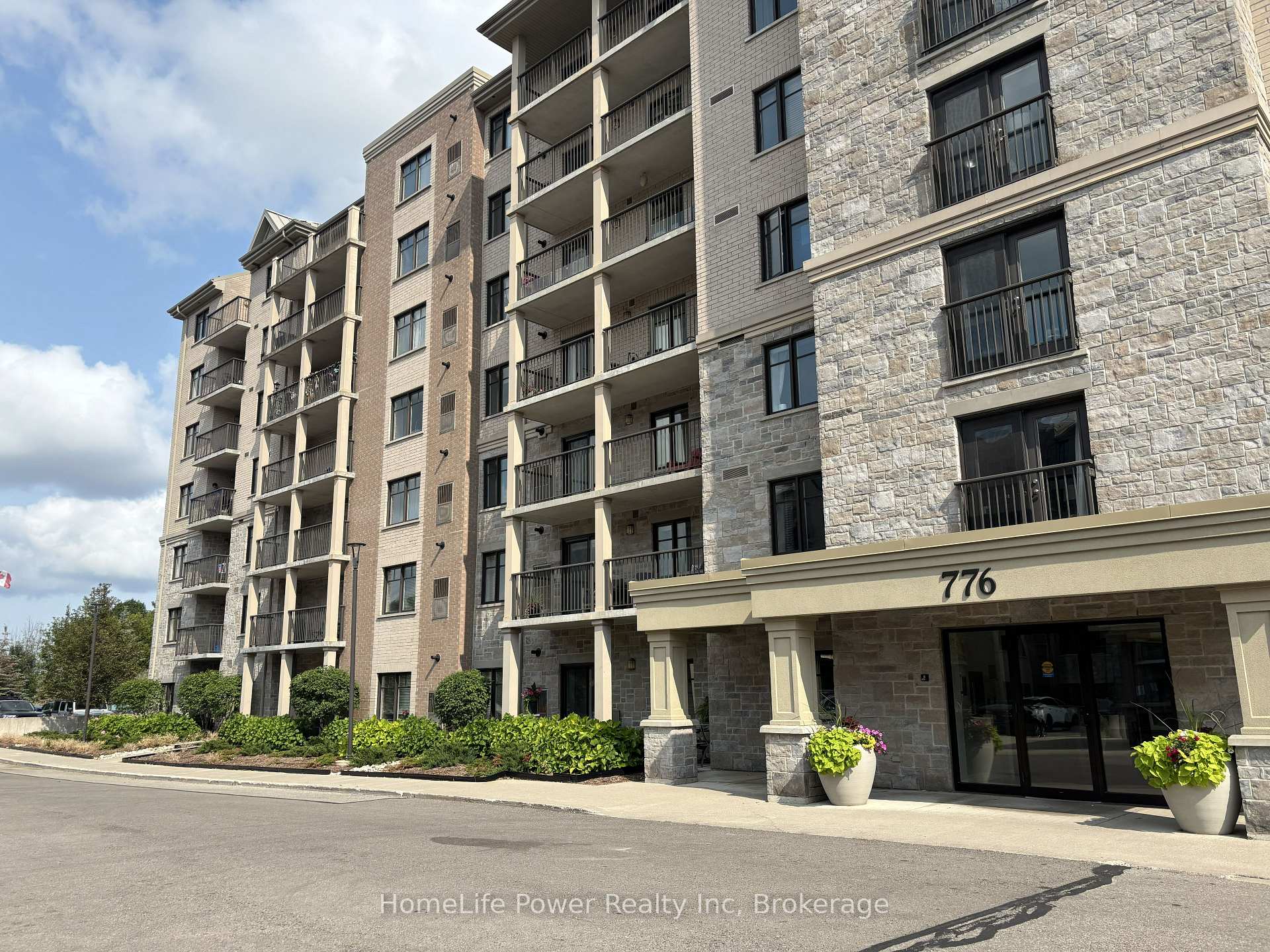 Photo 1 of Unit 705, 776 Laurelwood Drive, Waterloo, Erbsville/Laurelwood — HOMEH