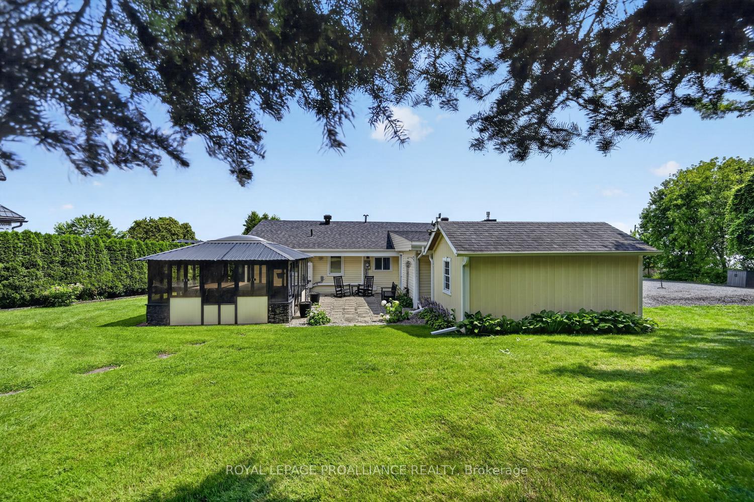 Photo 3 of 1637 County Rd 2, Edwardsburgh/Cardinal, Edwardsburgh/Cardinal Twp — HOMEH