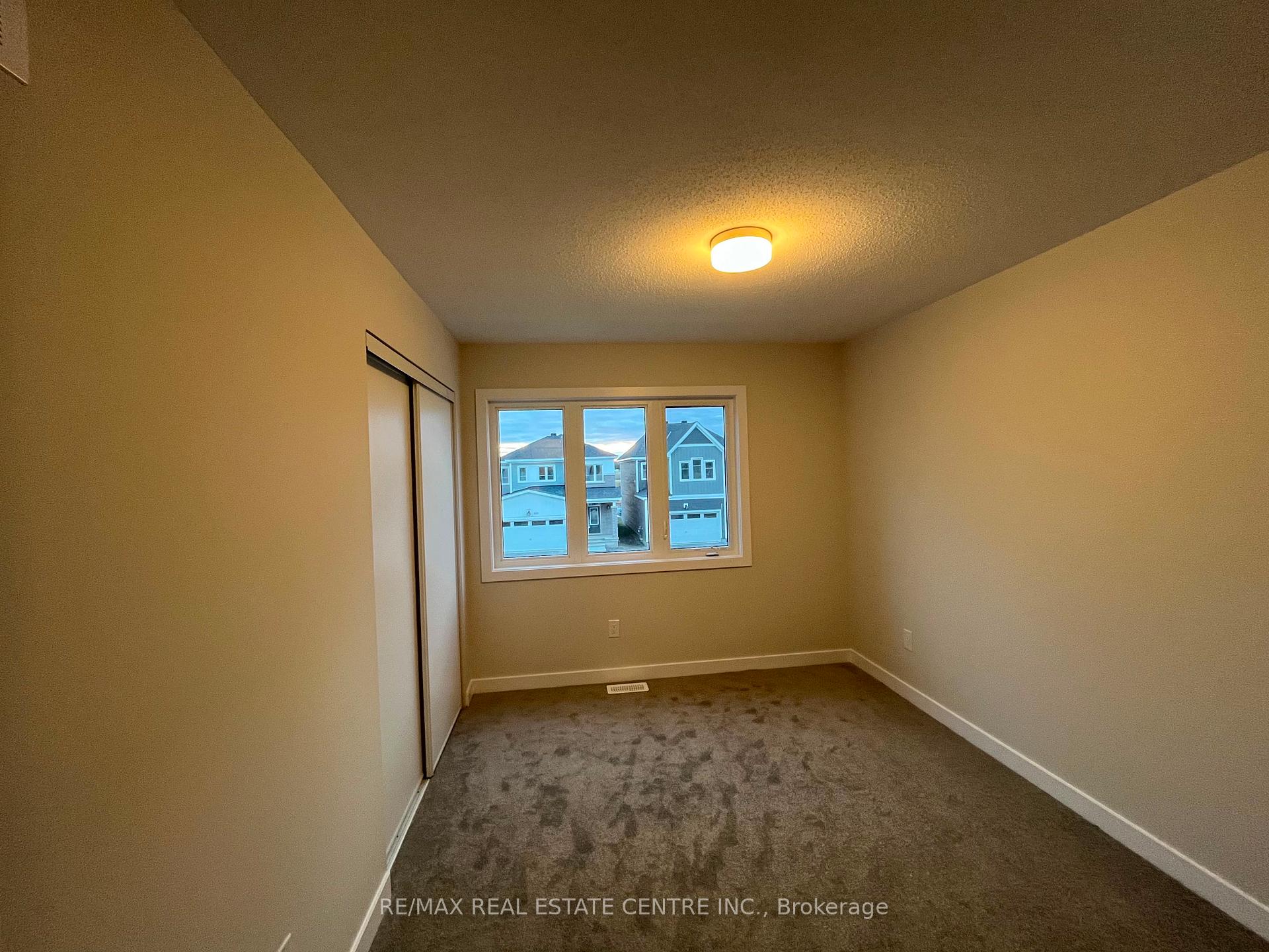 Photo 8 of 540 Oldenburg Avenue, Ottawa, Btwn Franktown Rd. & Fallowfield Rd. — HOMEH