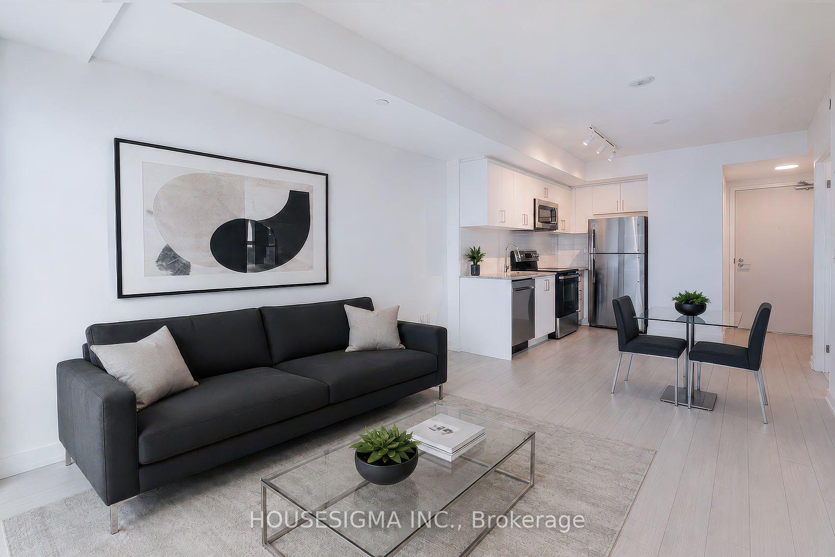 Front of Unit 1105, 4010 Eglinton Avenue W