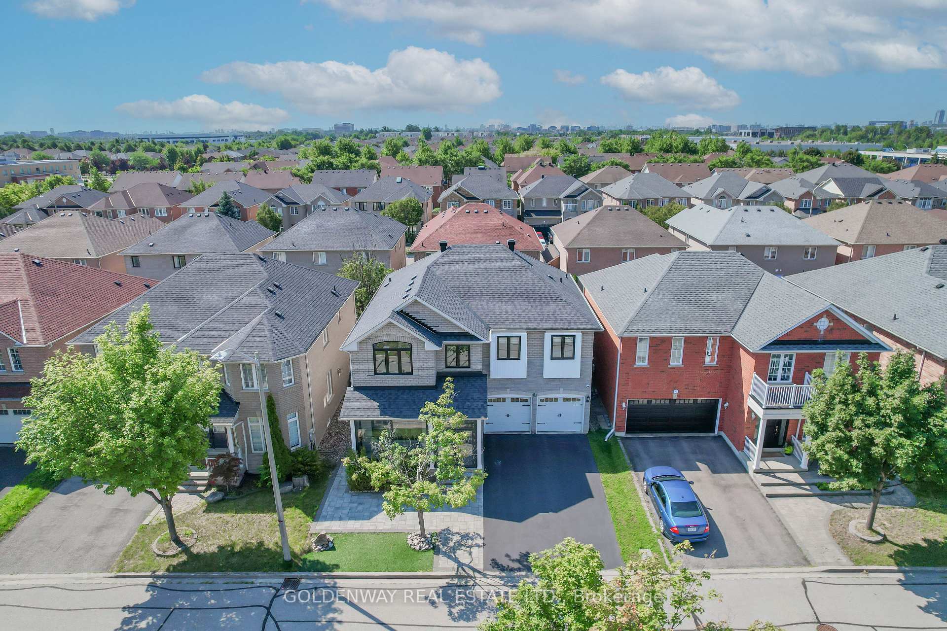 Photo 1 of 19 Markshire Road, Markham, Cachet — HOMEH