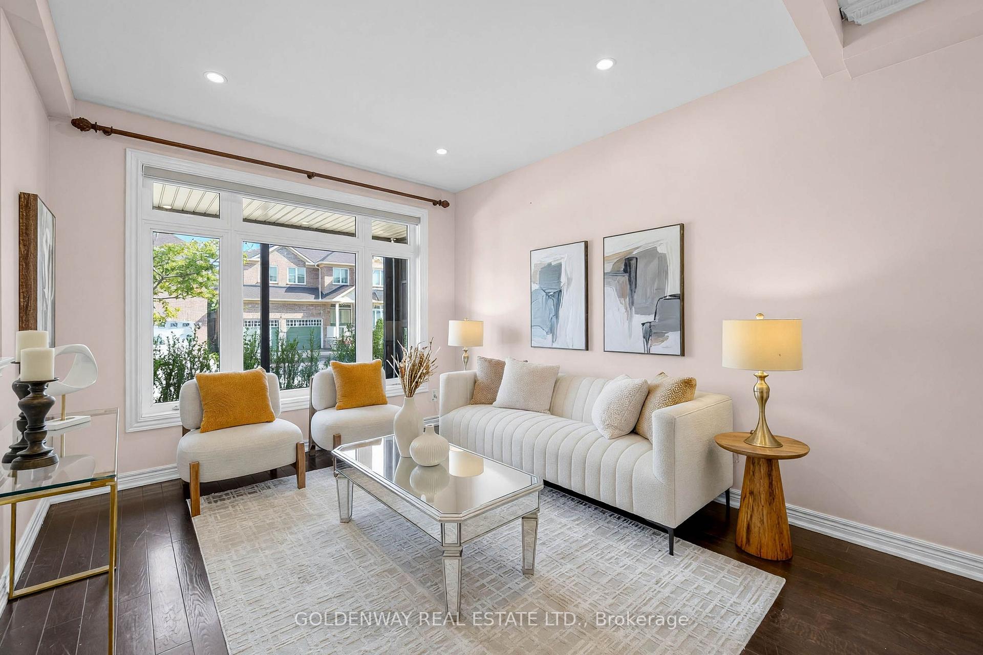 Photo 6 of 19 Markshire Road, Markham, Cachet — HOMEH