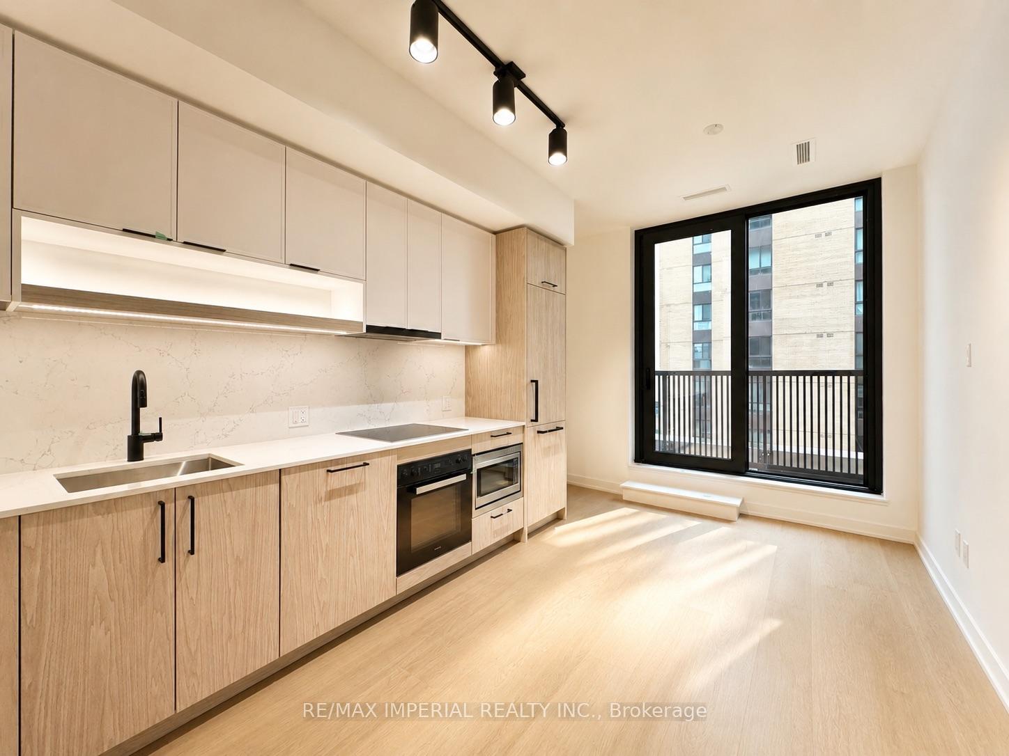 Photo 4 of Unit 801, 91 Montclair Avenue, Toronto, Forest Hill South — HOMEH