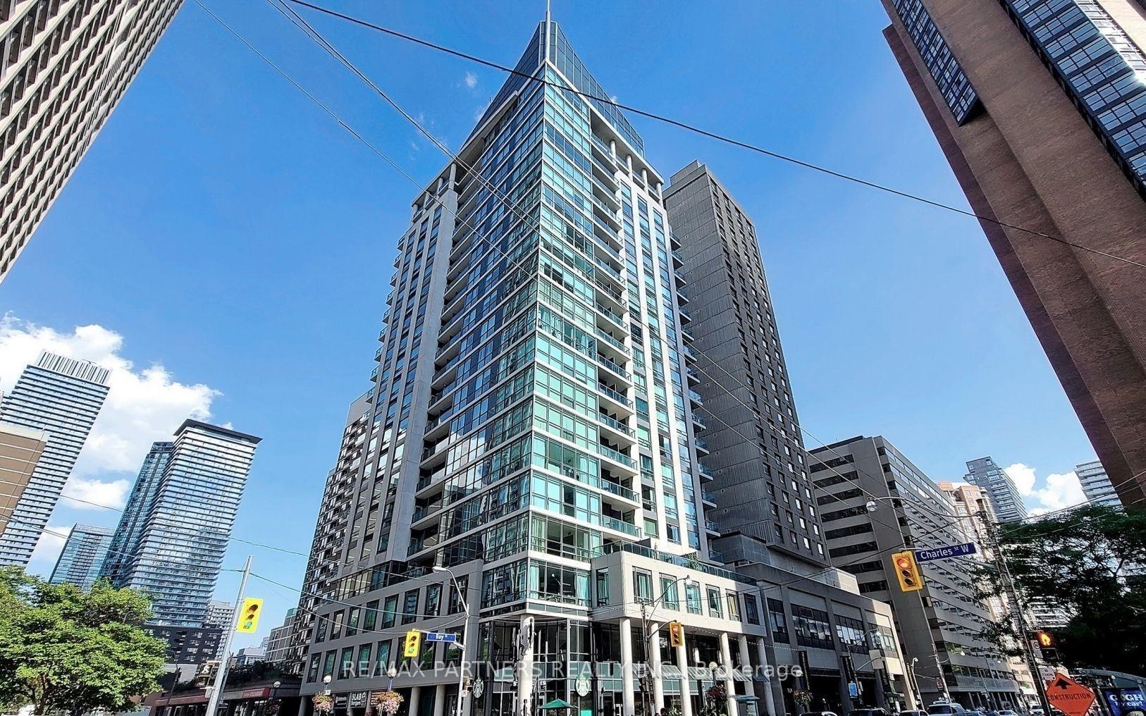 Photo of Unit 908, 1121 Bay Street