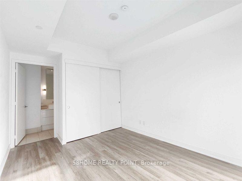 Photo 4 of Unit 1901, 185 Roehampton Avenue, Toronto, Mount Pleasant West — HOMEH