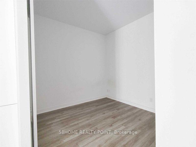 Photo 6 of Unit 1901, 185 Roehampton Avenue, Toronto, Mount Pleasant West — HOMEH
