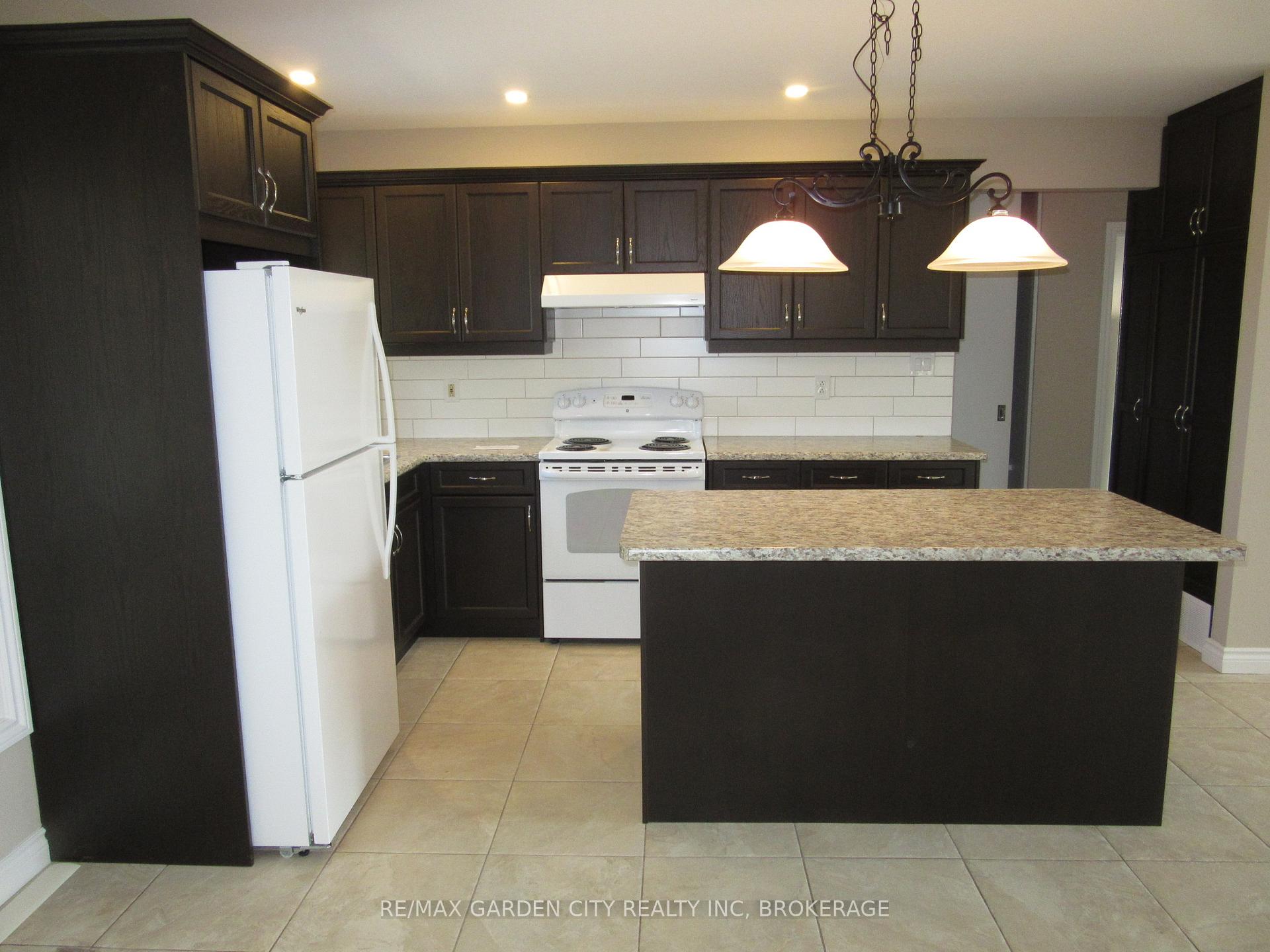 Photo 8 of 11981 Morris Road, Niagara Falls, Schisler — HOMEH