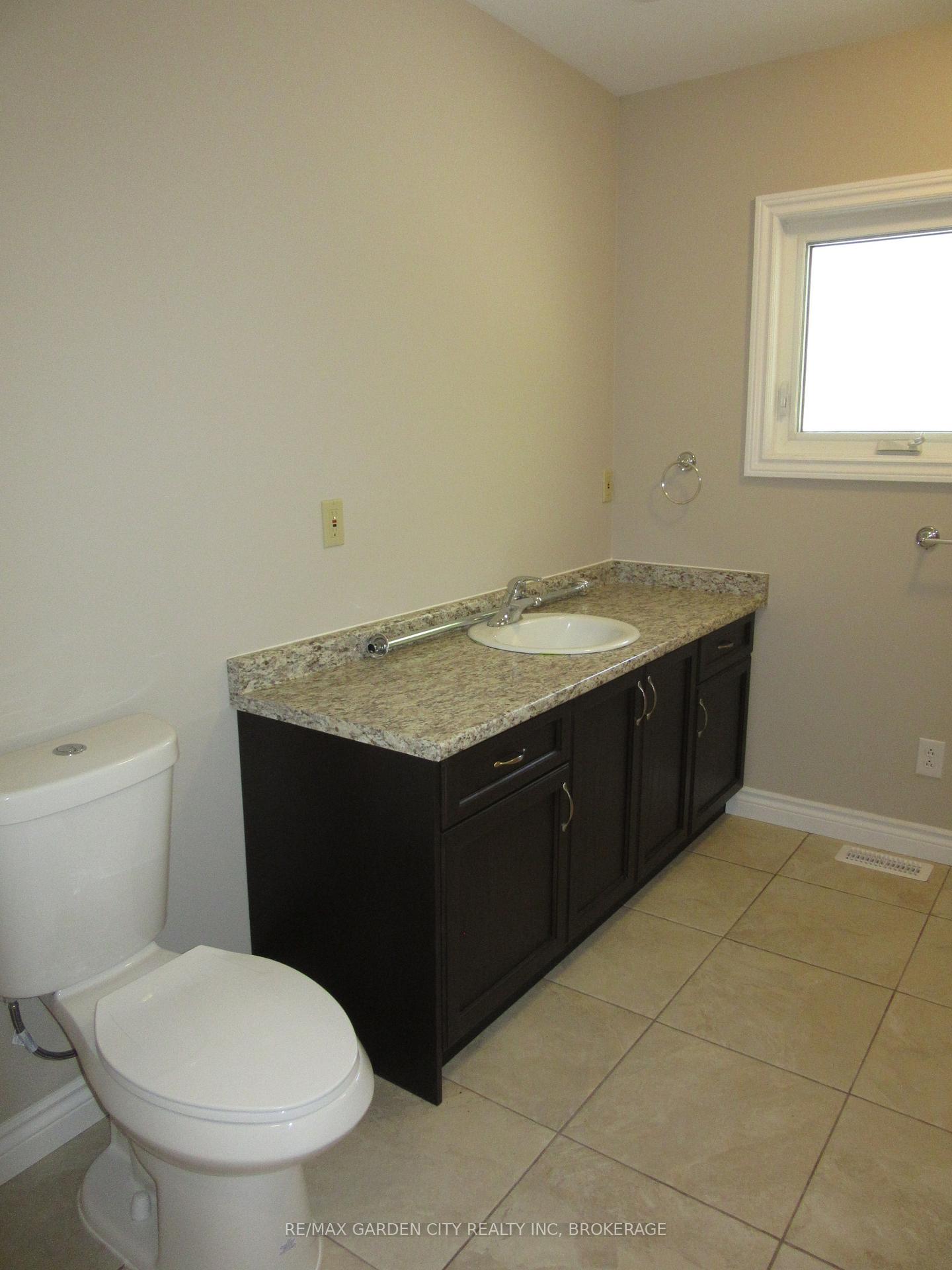 Photo 13 of 11981 Morris Road, Niagara Falls, Schisler — HOMEH