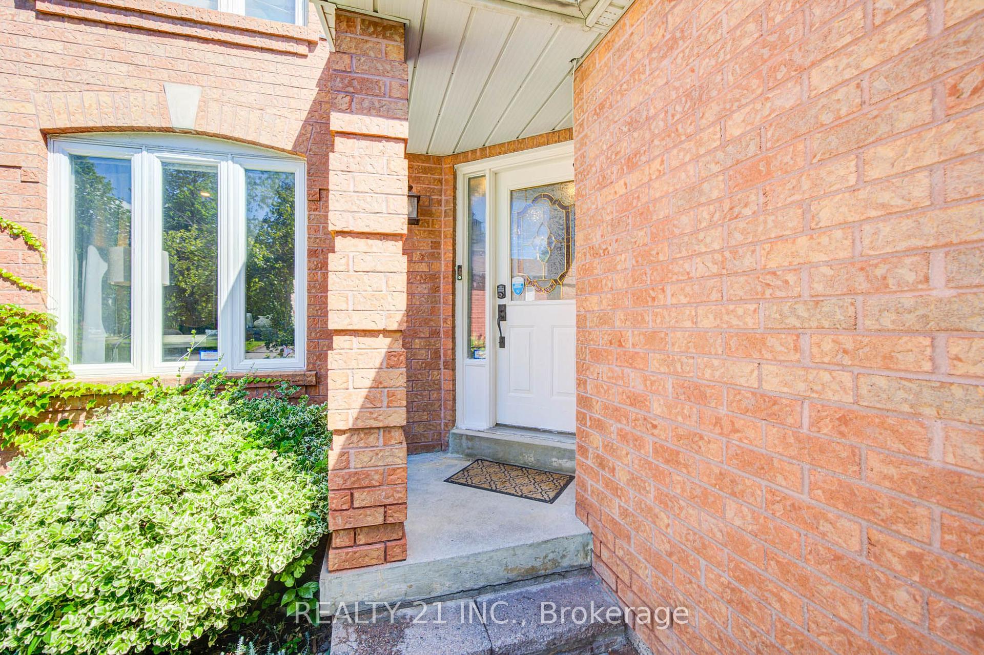 Photo 6 of 95 Hearne Crescent, Ajax, Central — HOMEH