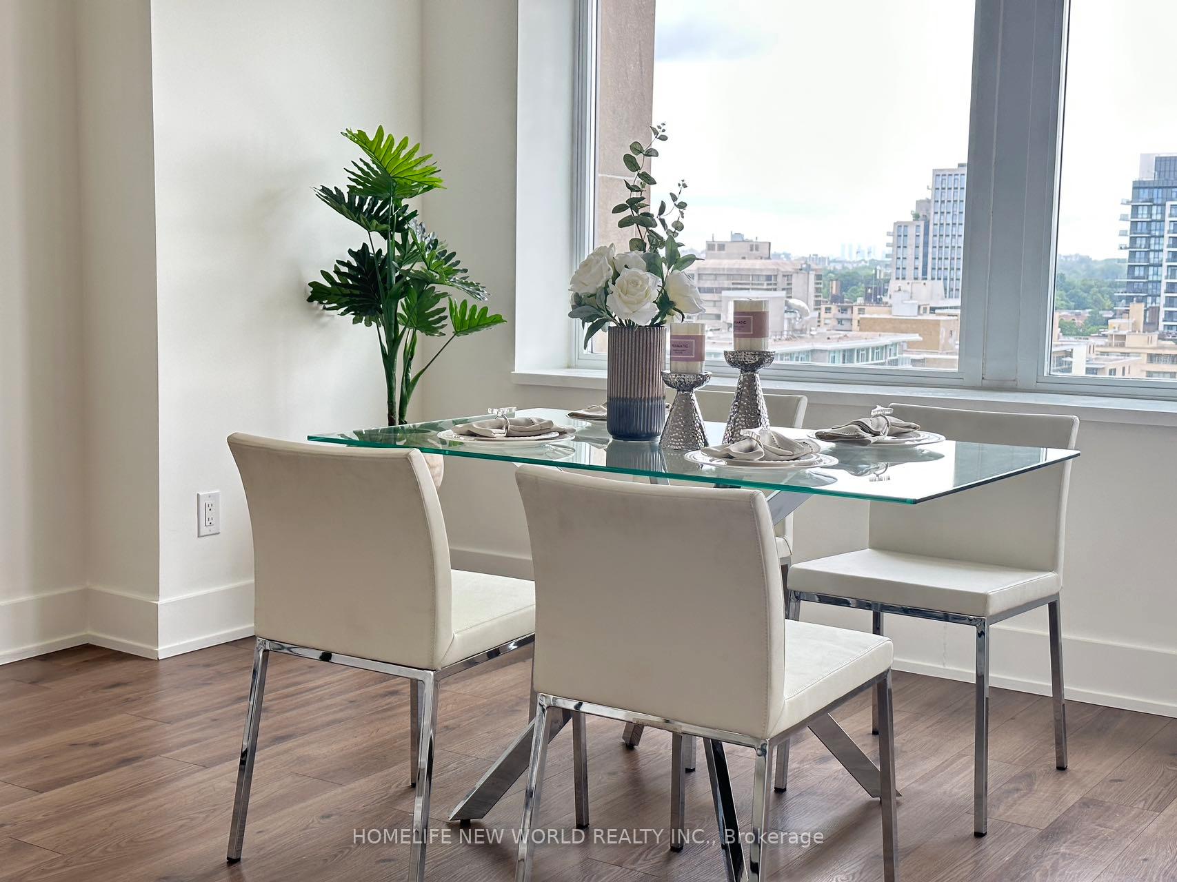 Photo 4 of Unit 1421, 111 St Clair Avenue W, Toronto, Yonge-St. Clair — HOMEH